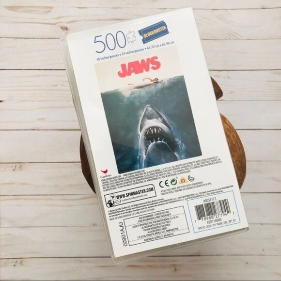 Jaws Movie Blockbuster 500pc Puzzle In Plastic VHS Case - Picture 5 of 5